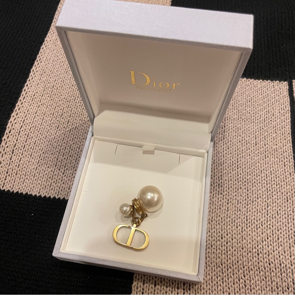 Dior Tribales Clip Earrings，⚠️Only One Side～